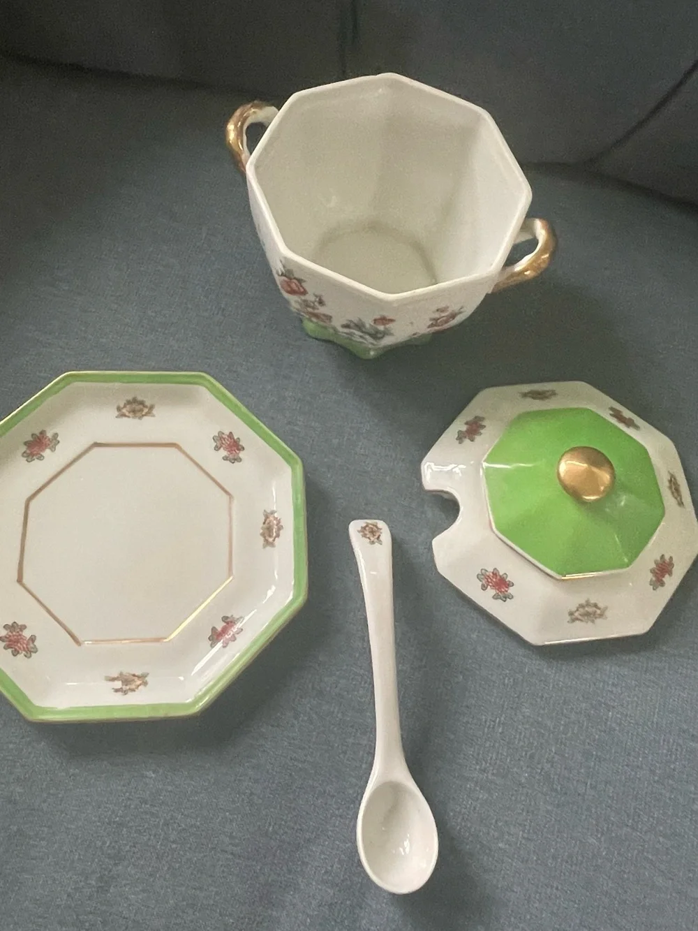 Orientale vegetable tureen